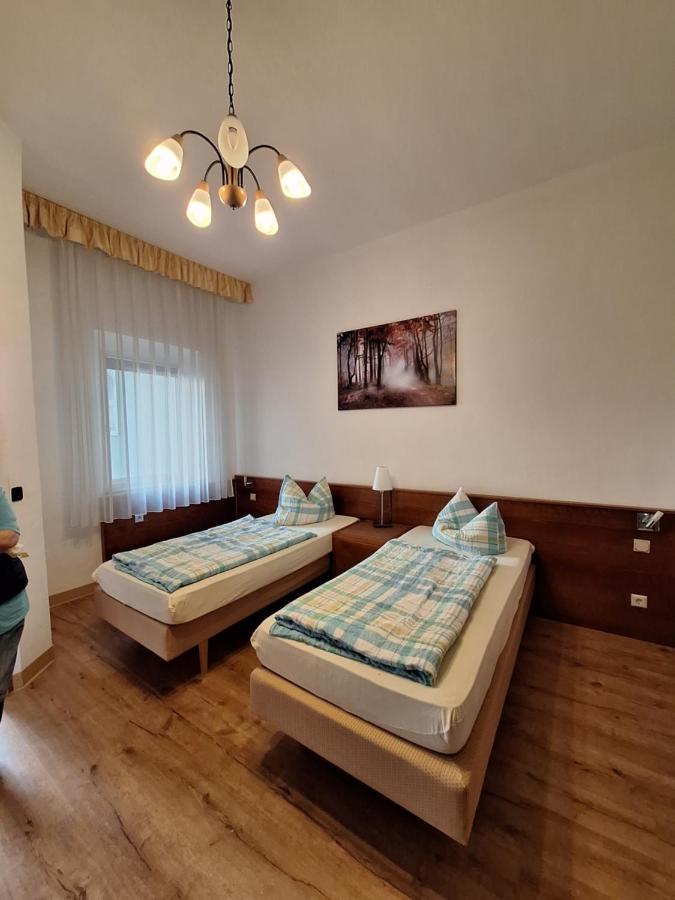 Gaststaette Und Pension Zur Schiene Merseburg Exteriör bild
