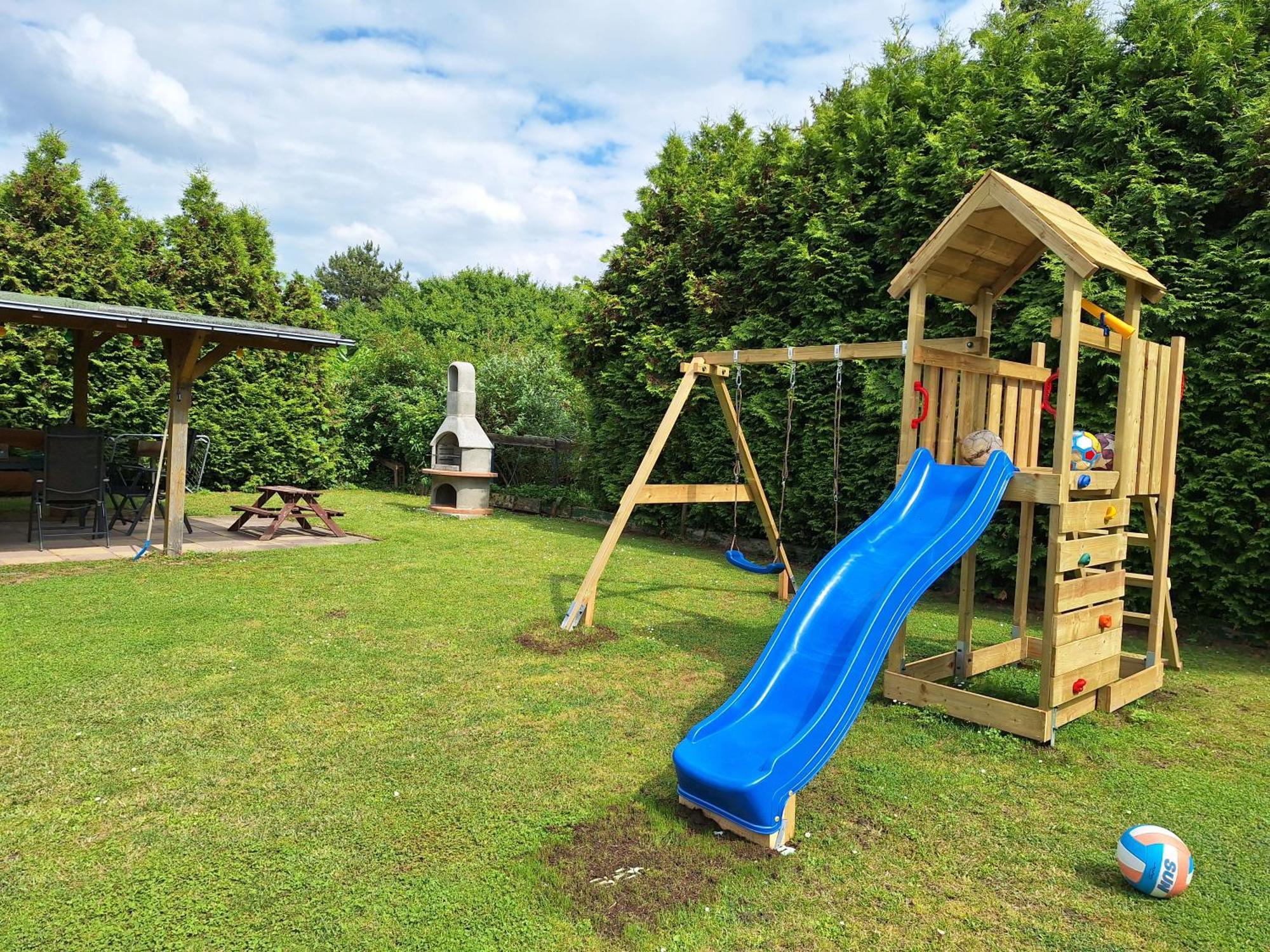 Gaststaette Und Pension Zur Schiene Merseburg Exteriör bild